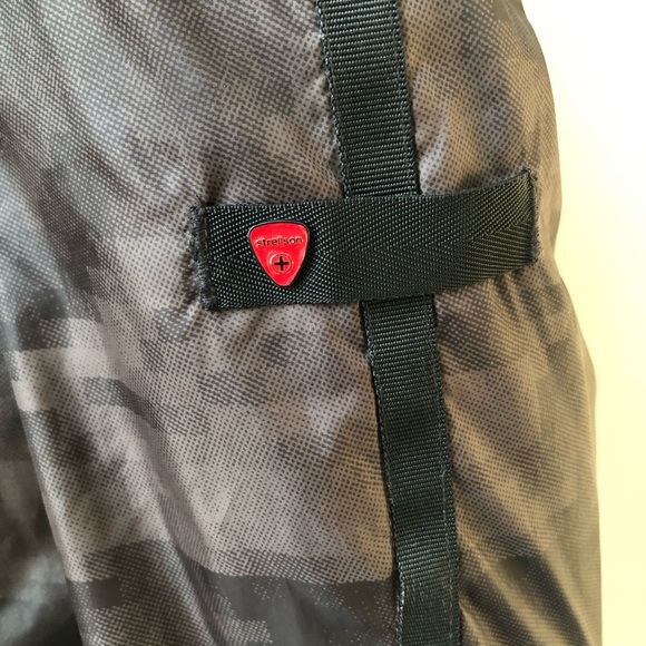 Stellson Lined Waterproof Jacket, EUC Men’s M - Picture 9 of 11